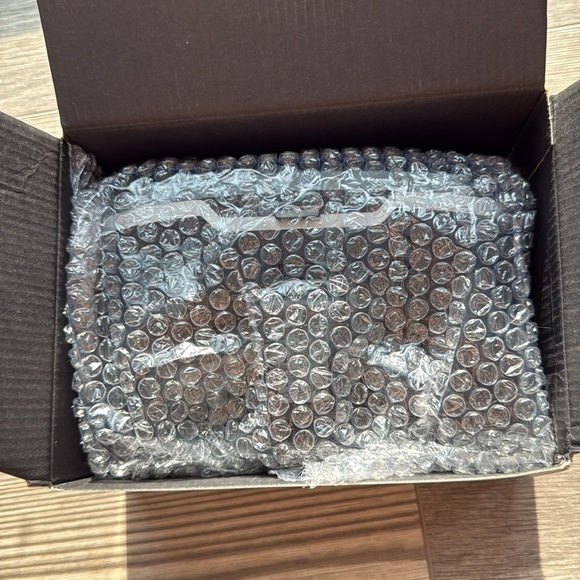 Black Virtual Reality Headset - Picture 6 of 8